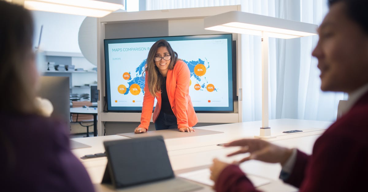 腾讯云账号代实名实名账号：银辉口袋机器人APP详情下载教程